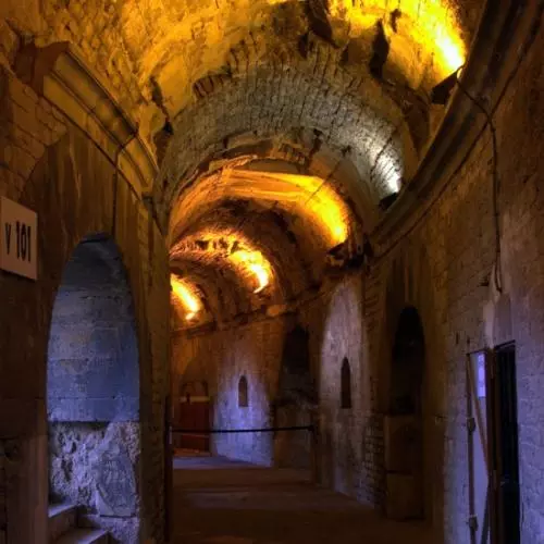 insidenimesromanamphitheatre