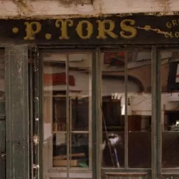 lacharitesurloireshopfrontsmall