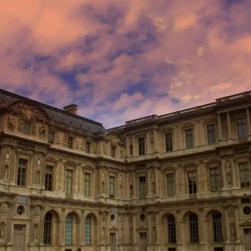 oldlouvre1parissmall
