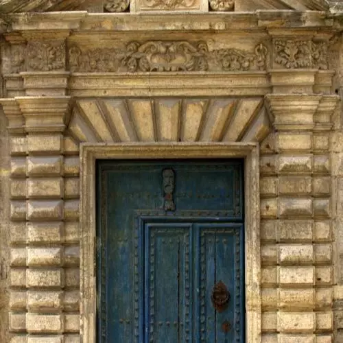 pezenasdoor2