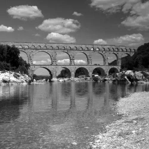 pontdugardbw1