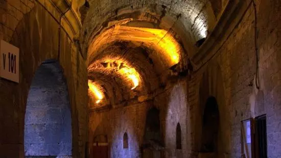 insidenimesromanamphitheatre